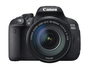 Canon EOS 700D + EF-S 18-135mm
