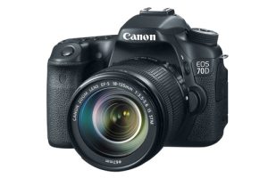 Canon EOS 70D + EF-S 18-135mm